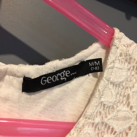 Girls Adorable Top with Floral Lace - Picture 3 of 3